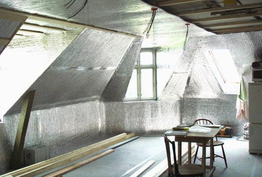 Hvor meget isolering skal du bruge ved renovering? – Aluthermo vs. papiruld - ISO Team Nordic